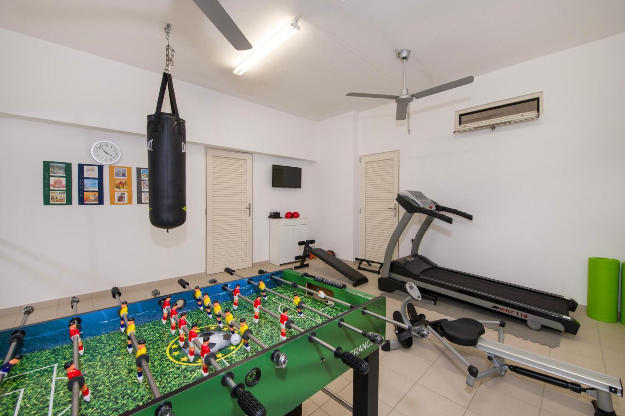 Four Seasons Private Villa - Seaview - Big Heated Pool - Gym - Sport Activities 구베스 외부 사진