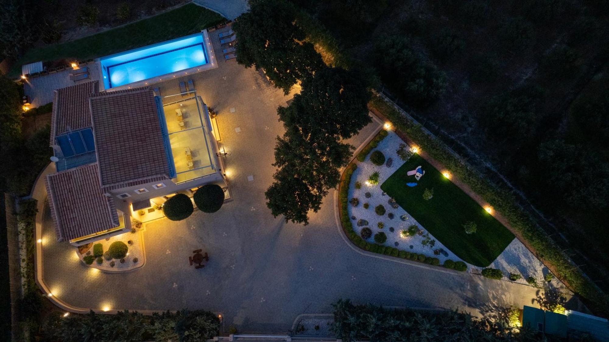 Four Seasons Private Villa - Seaview - Big Heated Pool - Gym - Sport Activities 구베스 외부 사진